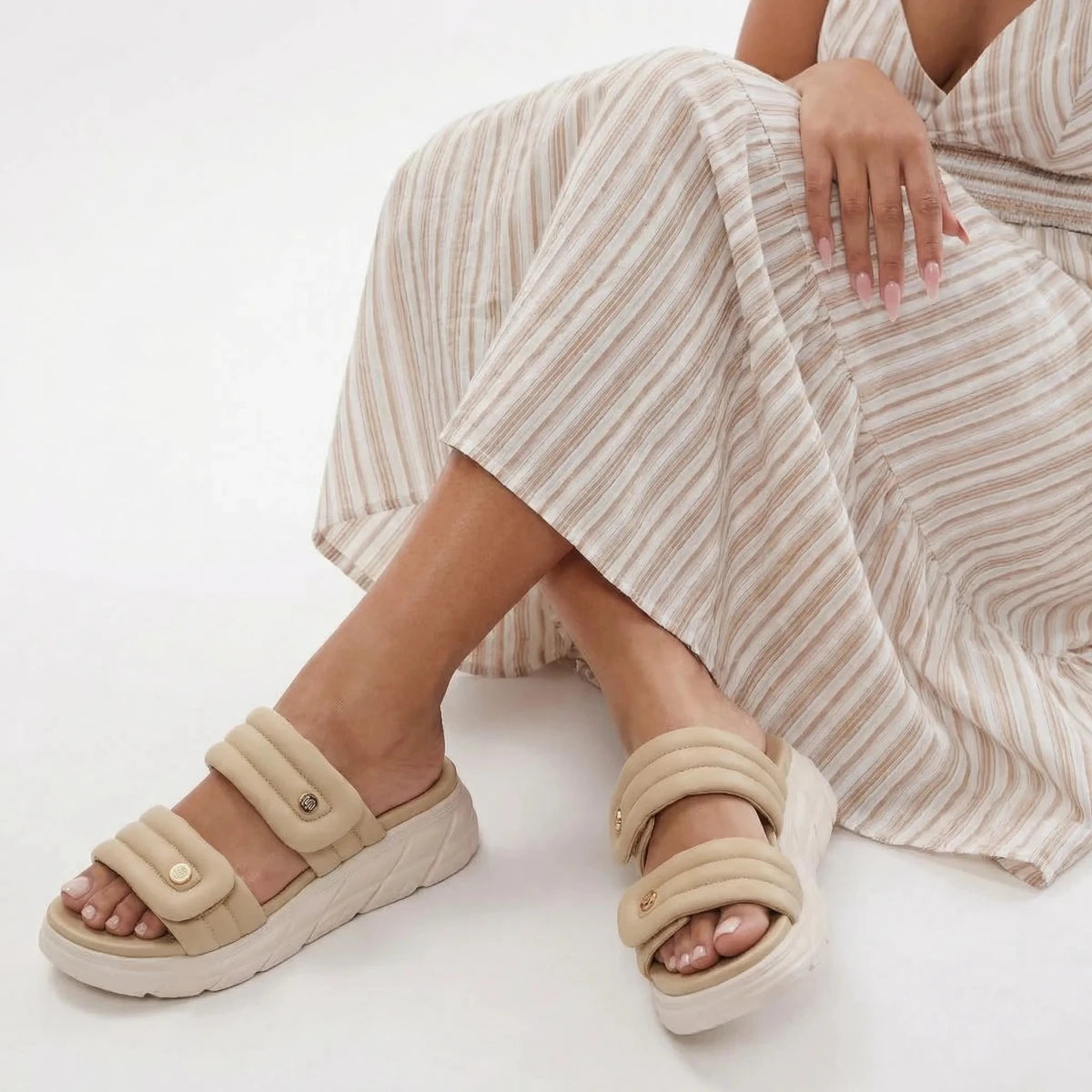 Relief - Omega Walk - M283-Beige-35