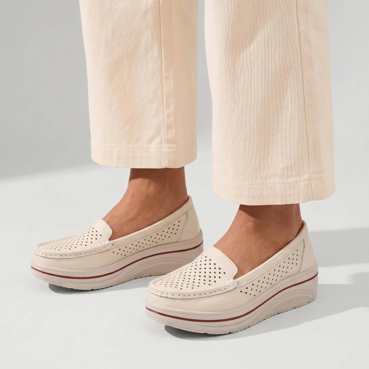 Soleva - Omega Walk - M291-White-35