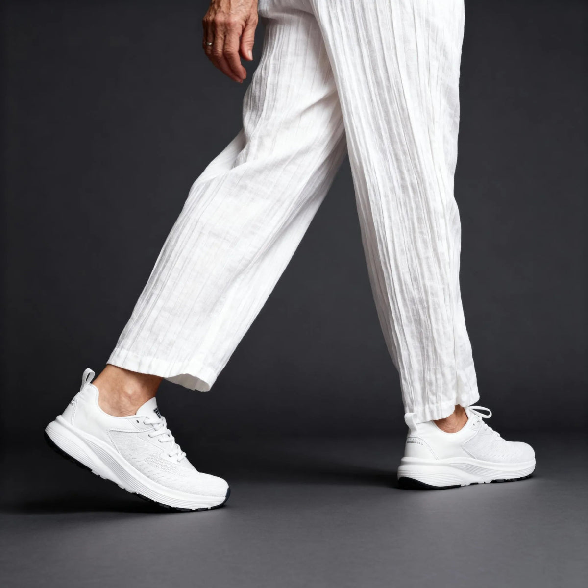 Wide Fit - Omega Walk - M264-White-36