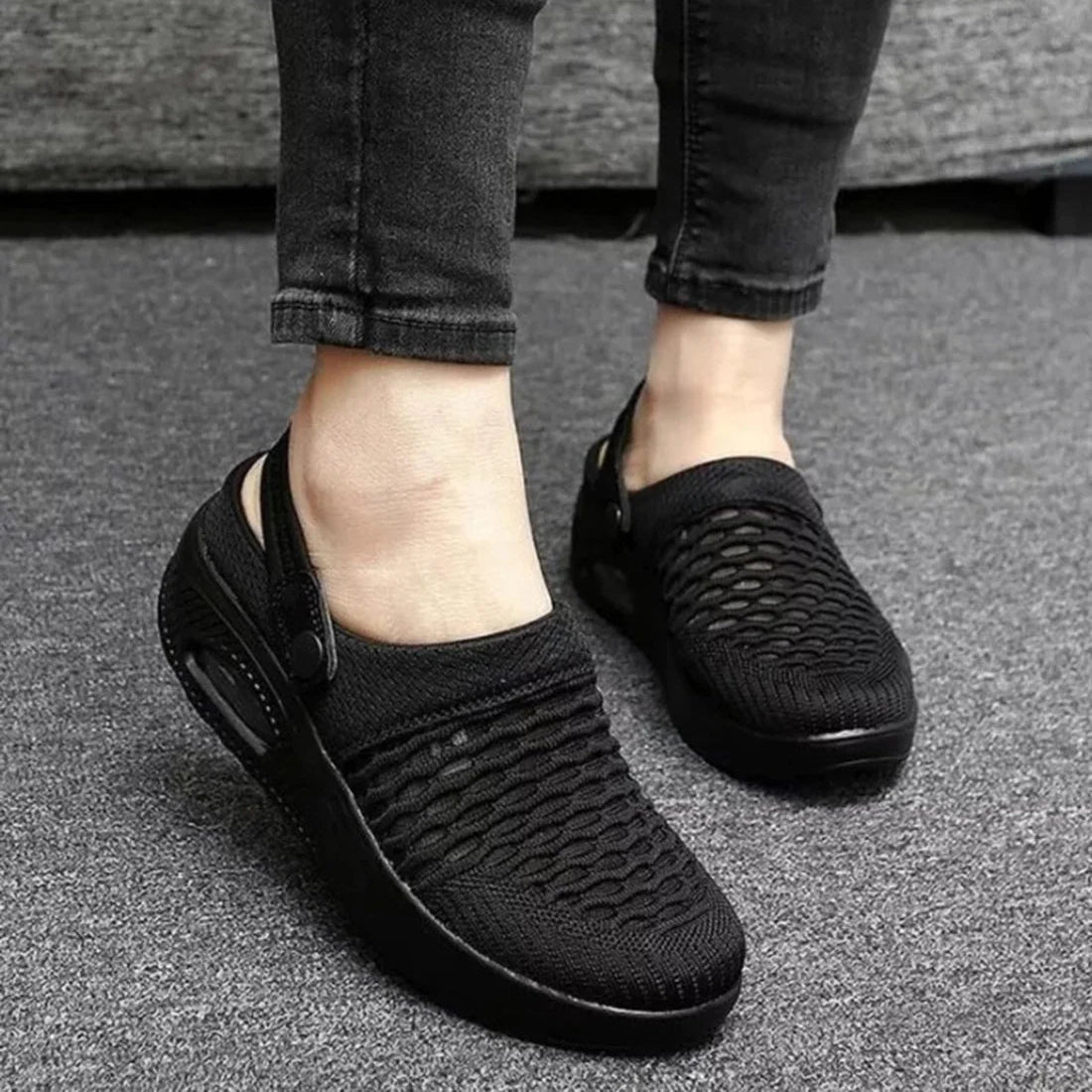 Lyra - Omega Walk - M151-Black-35