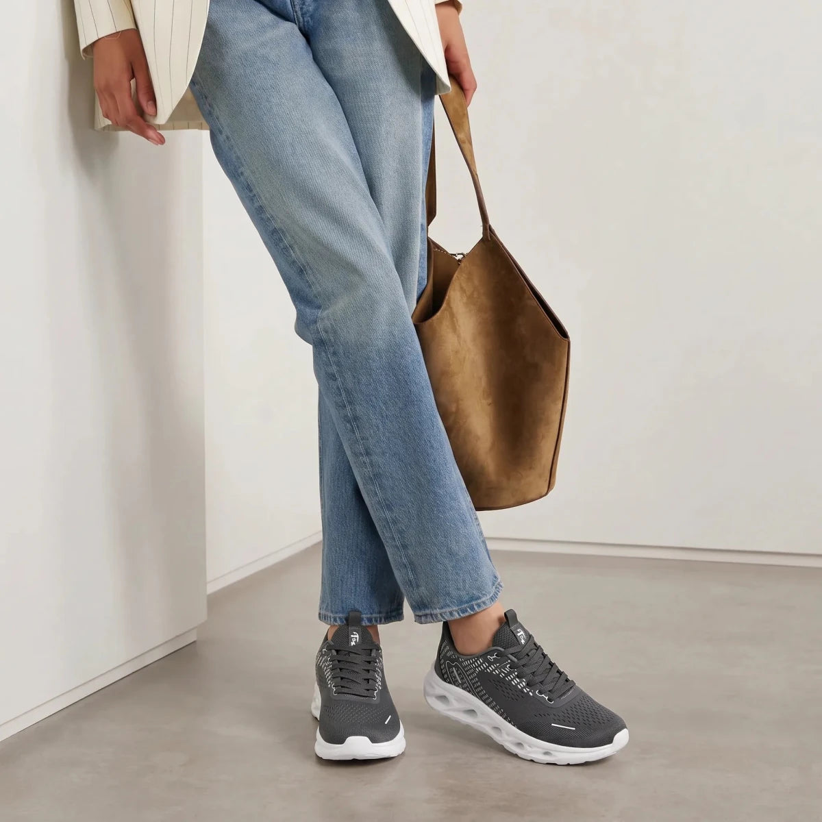 Cosmos - Omega Walk - M290-Grey -36