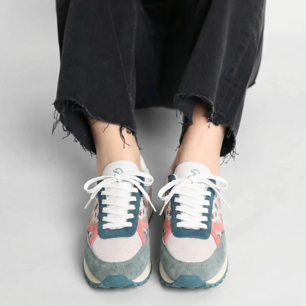 Novera - Omega Walk - 