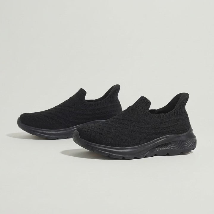 Comfortable orthopedic walking shoes with wide toe box